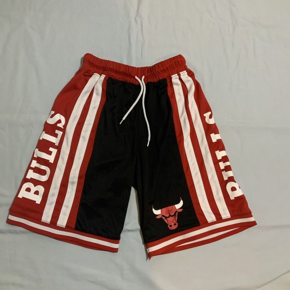 NBA Chicago Bulls Logo Striped Basketball Shorts Black/Red Size Small - Picture 1 of 7